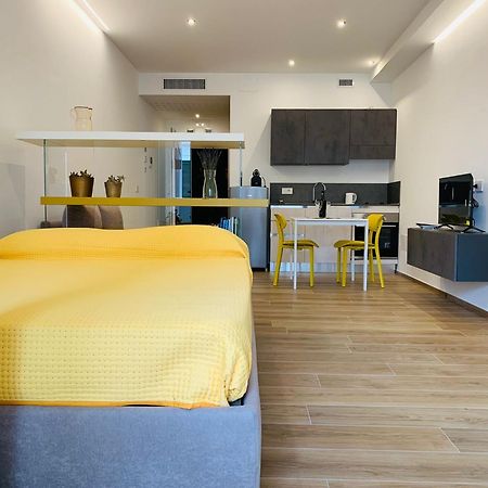 Appartement Domus13-With Private Parking à Bari Extérieur photo