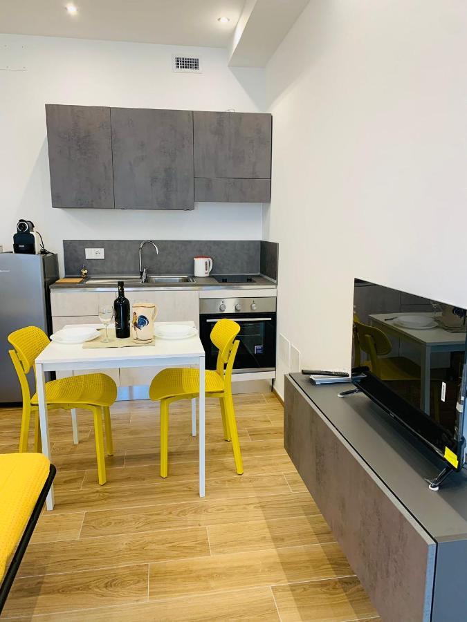 Appartement Domus13-With Private Parking à Bari Extérieur photo