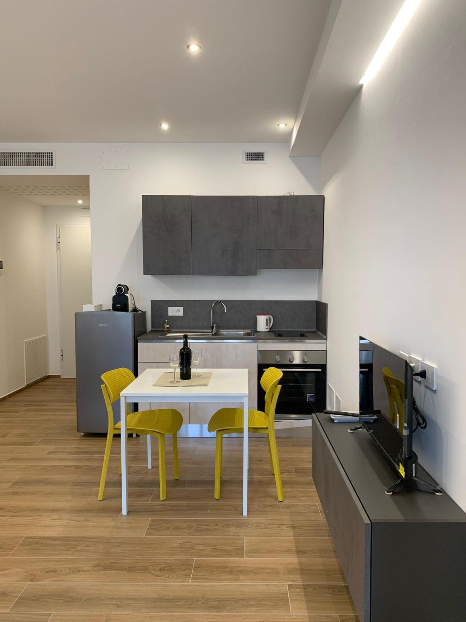Appartement Domus13-With Private Parking à Bari Extérieur photo