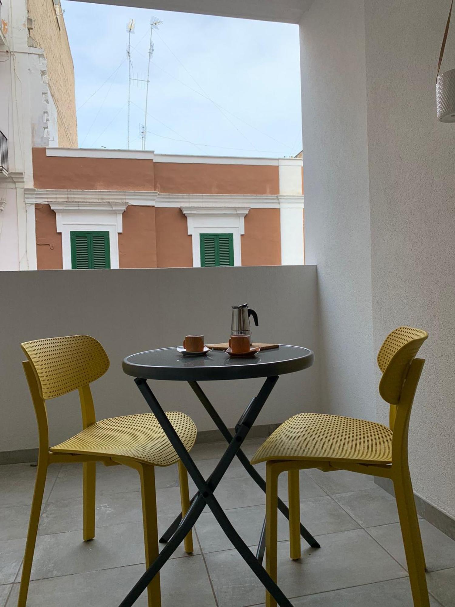 Appartement Domus13-With Private Parking à Bari Extérieur photo