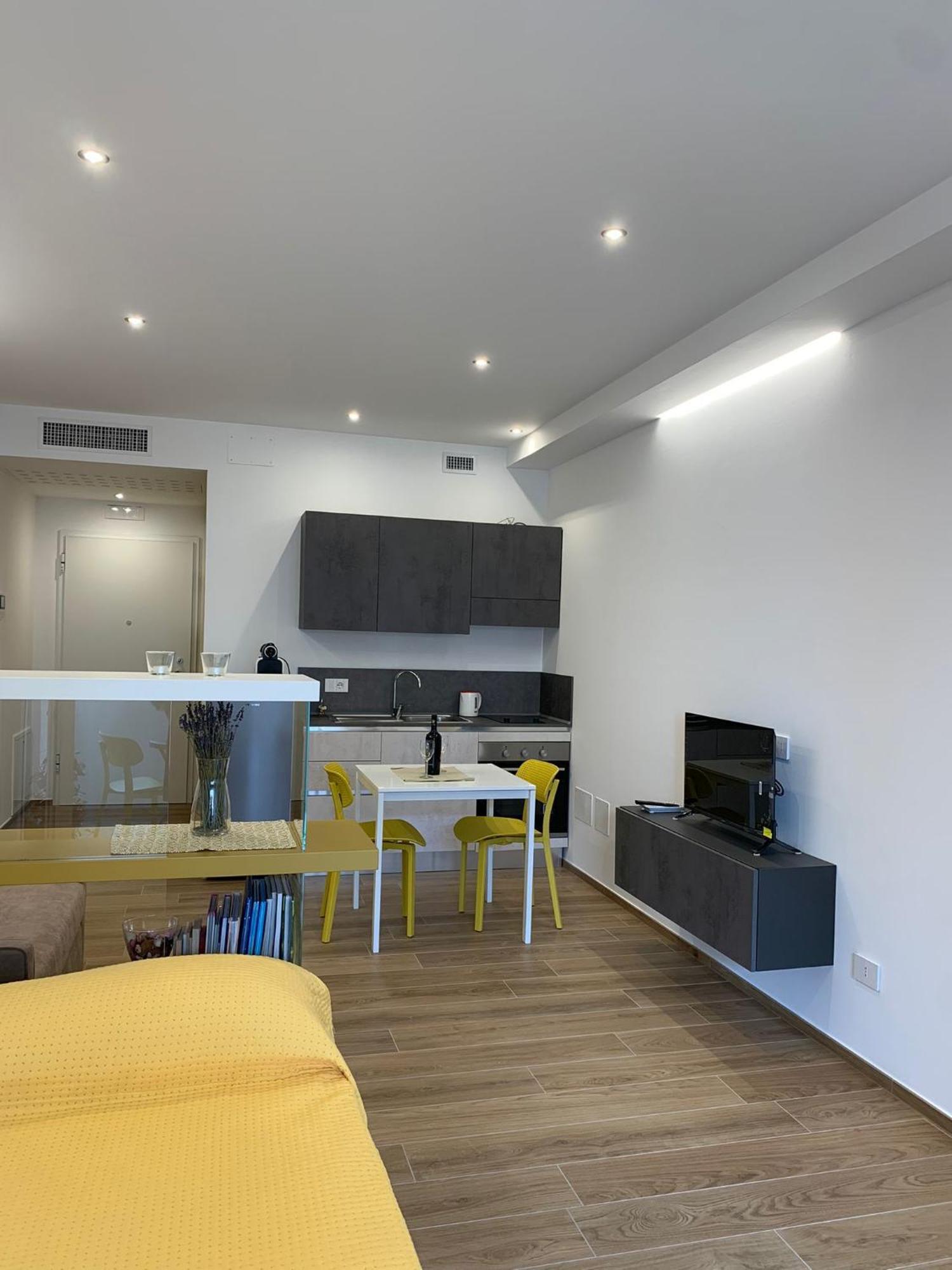 Appartement Domus13-With Private Parking à Bari Extérieur photo
