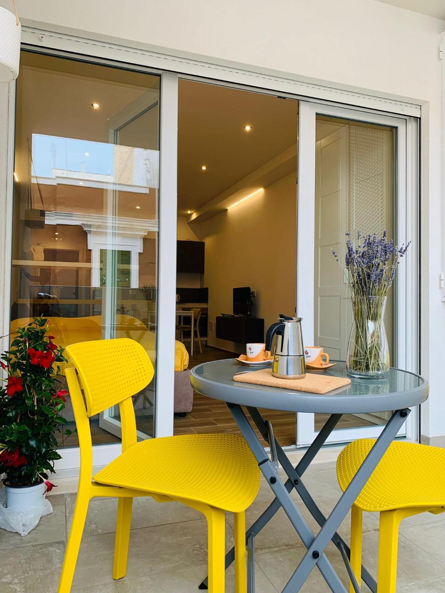 Appartement Domus13-With Private Parking à Bari Extérieur photo